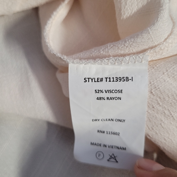 Lush Crossover Detail Top Size M - Picture 8 of 8